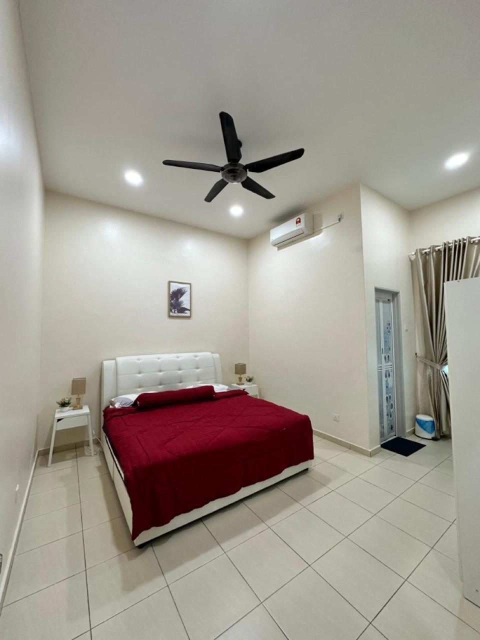 Rumahku Homestay, Taman Jasin Perdana Экстерьер фото