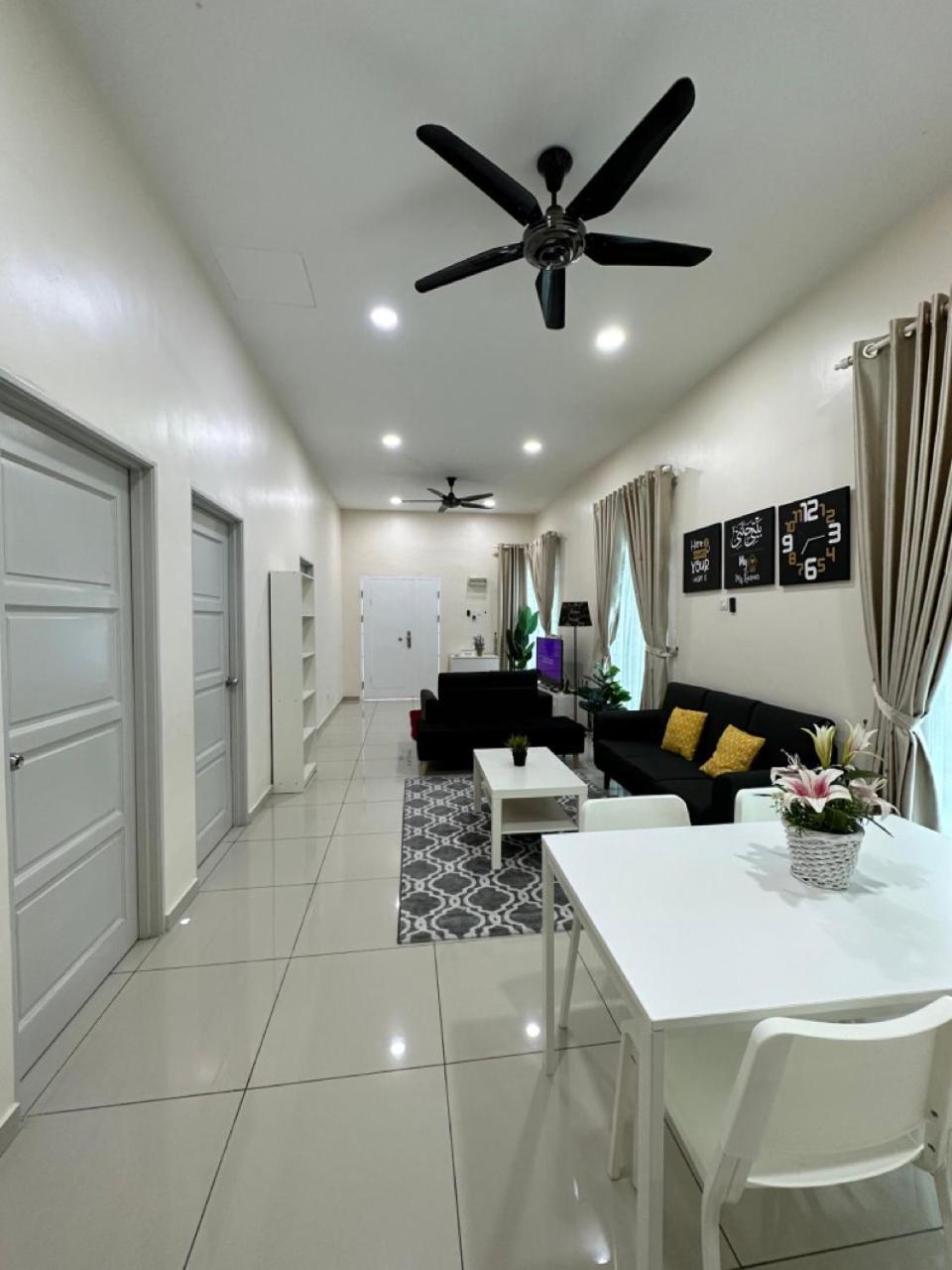 Rumahku Homestay, Taman Jasin Perdana Экстерьер фото